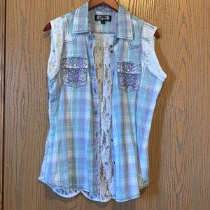 Button up sleeveless top. Plaid front with lace back. Shyanne said large.